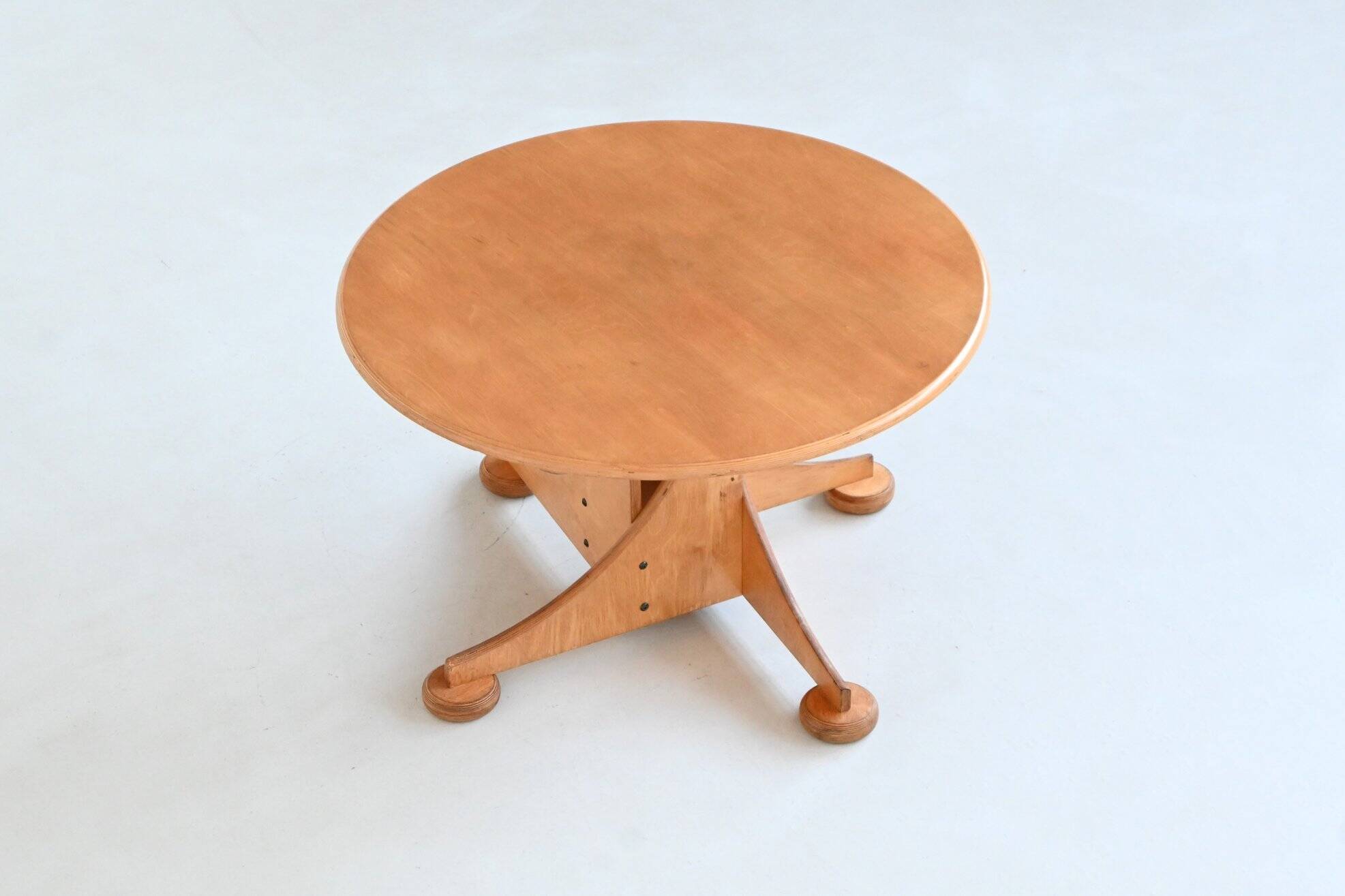 Sjoerd Soeters scuptural dining table in birch Lundia The Netherlands