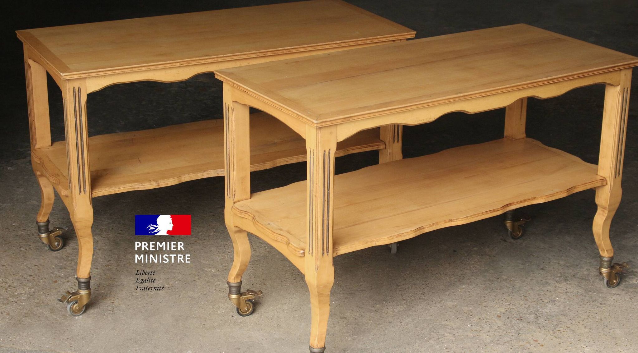 Grande desserte en bois blond de... matignon ! (2/2)