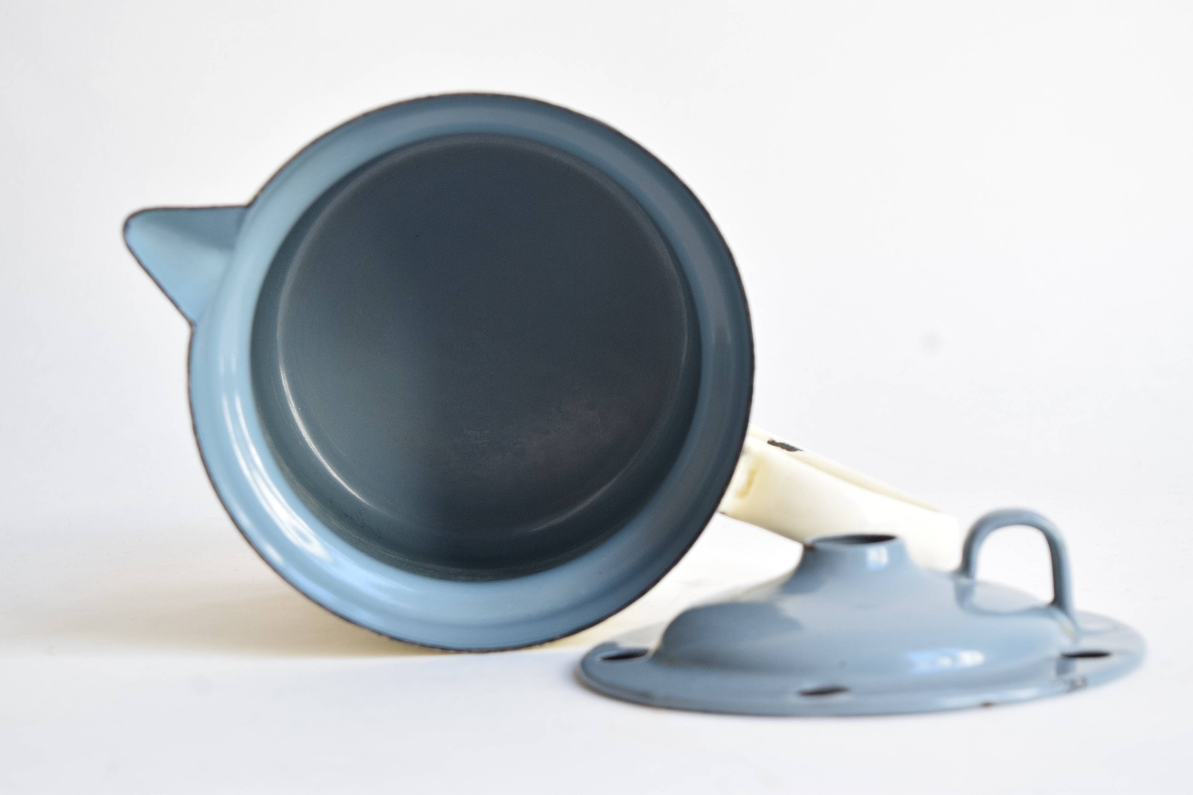 Vintage enameled sheet metal milk jug with lid f