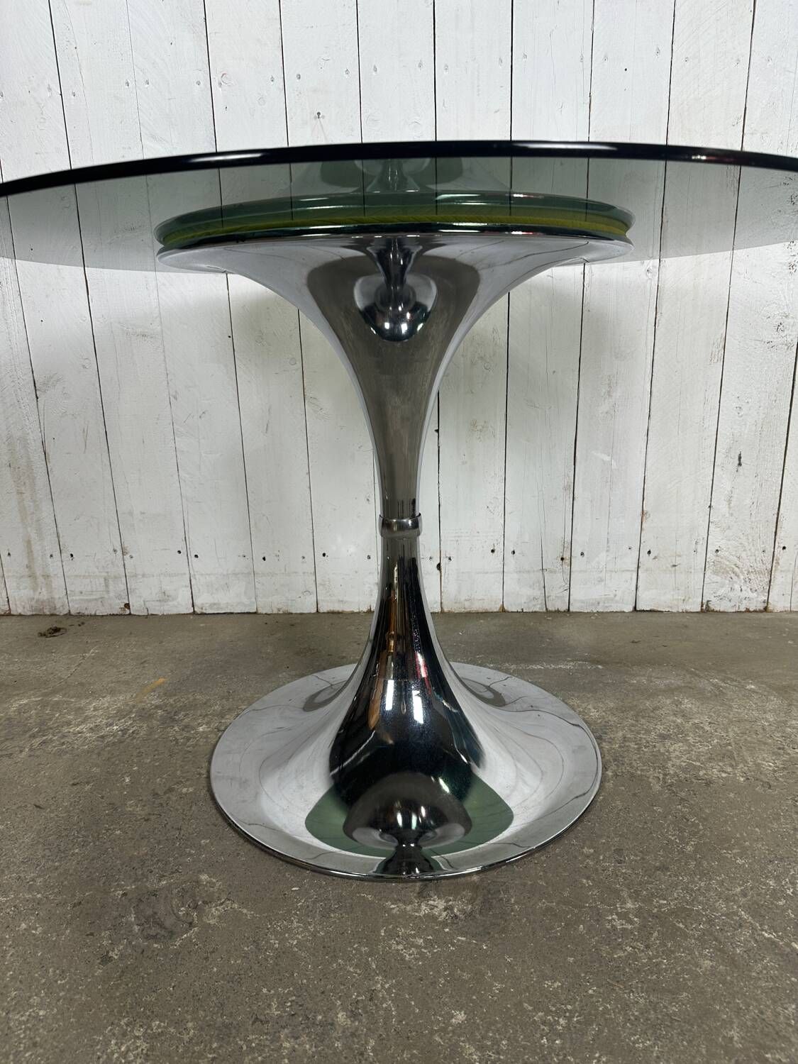 Tulip foot table with smoked glass top attributed to Gastone Rinaldi