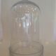 Support en verre avec cloche en verre