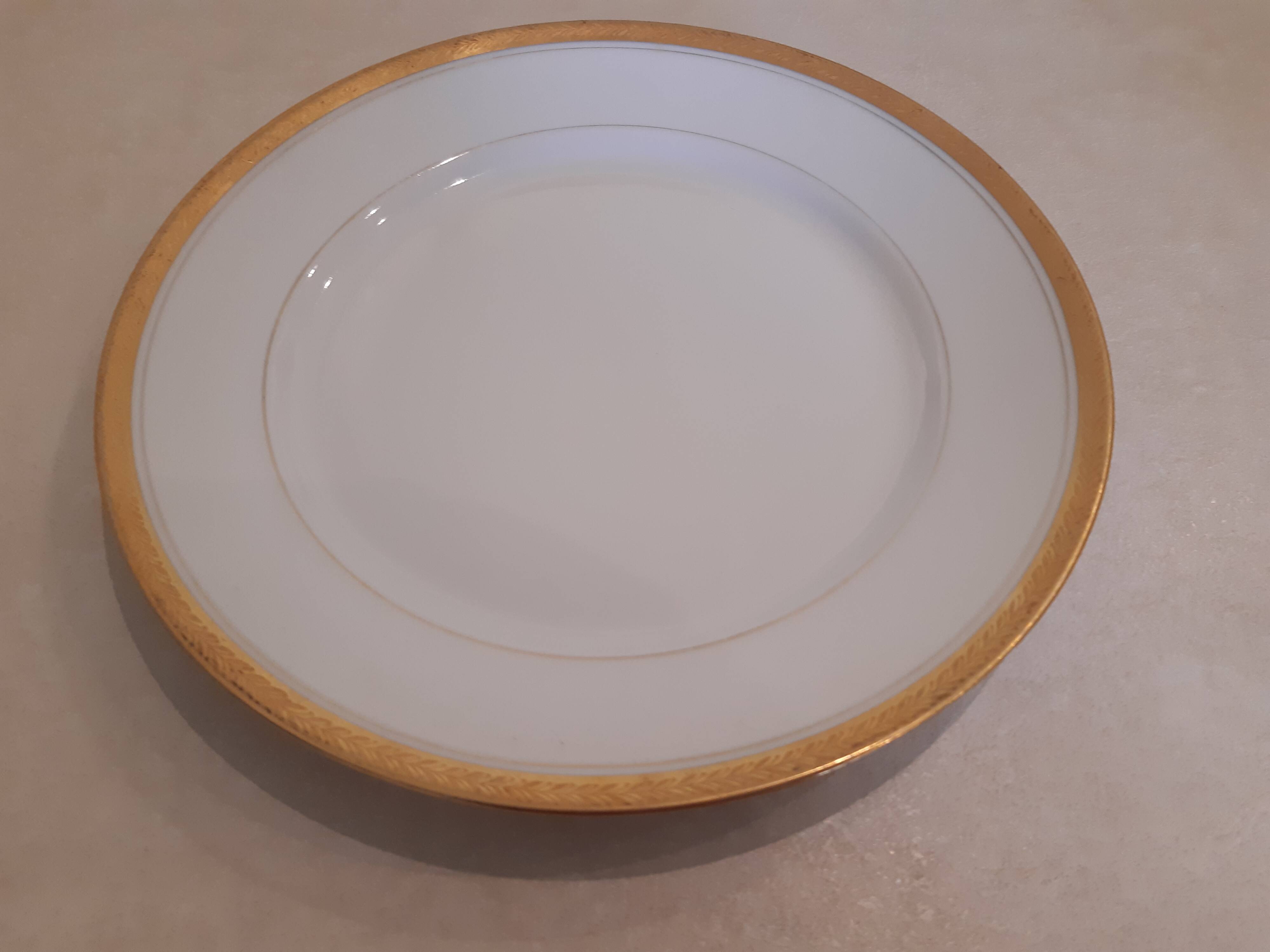 Porcelain plate with gold trim