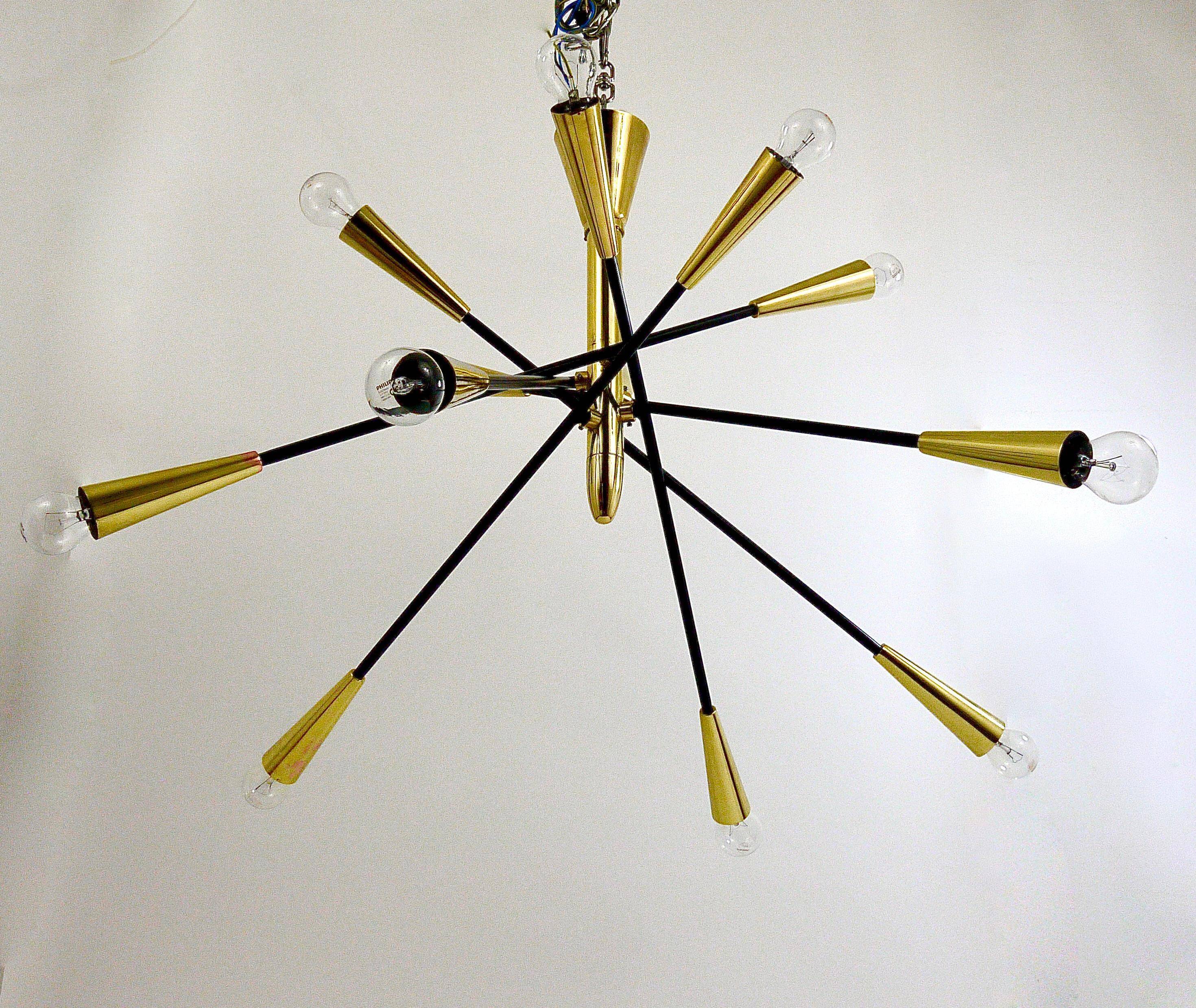 Black and brass articulated Sputnik chandelier in Stilnovo style, Italy, 1950.