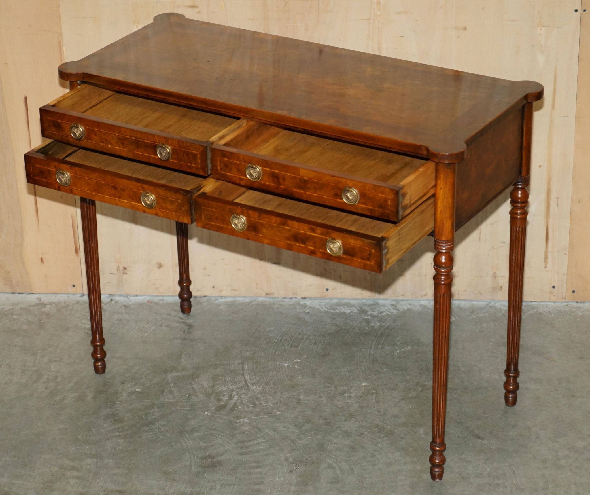 Console en Orme Burr & Bois Satiné restaurée, vers 1920