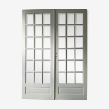 Double portes anciennes vitrées