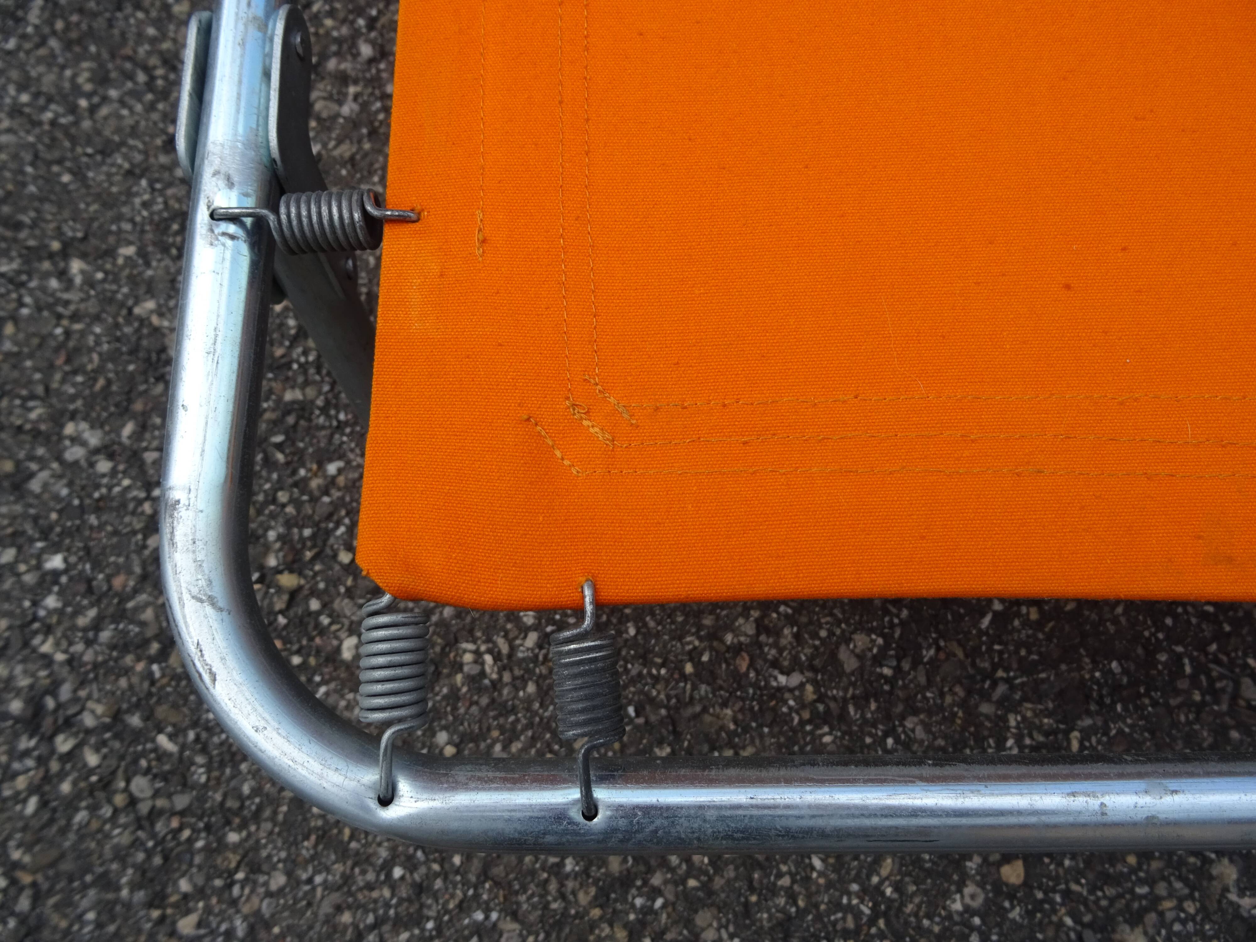 Vintage folding lounge chair