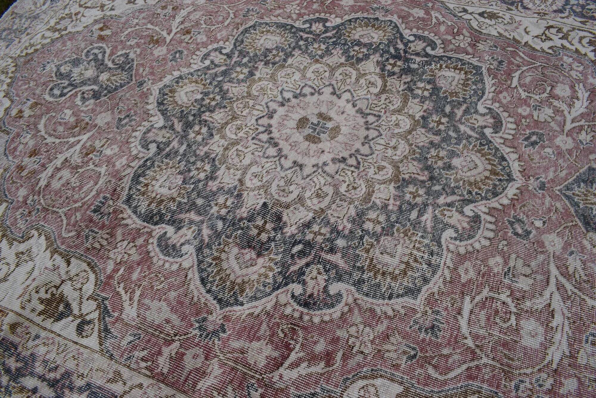 Vintage Turkish Oushak rug 210x320 cm