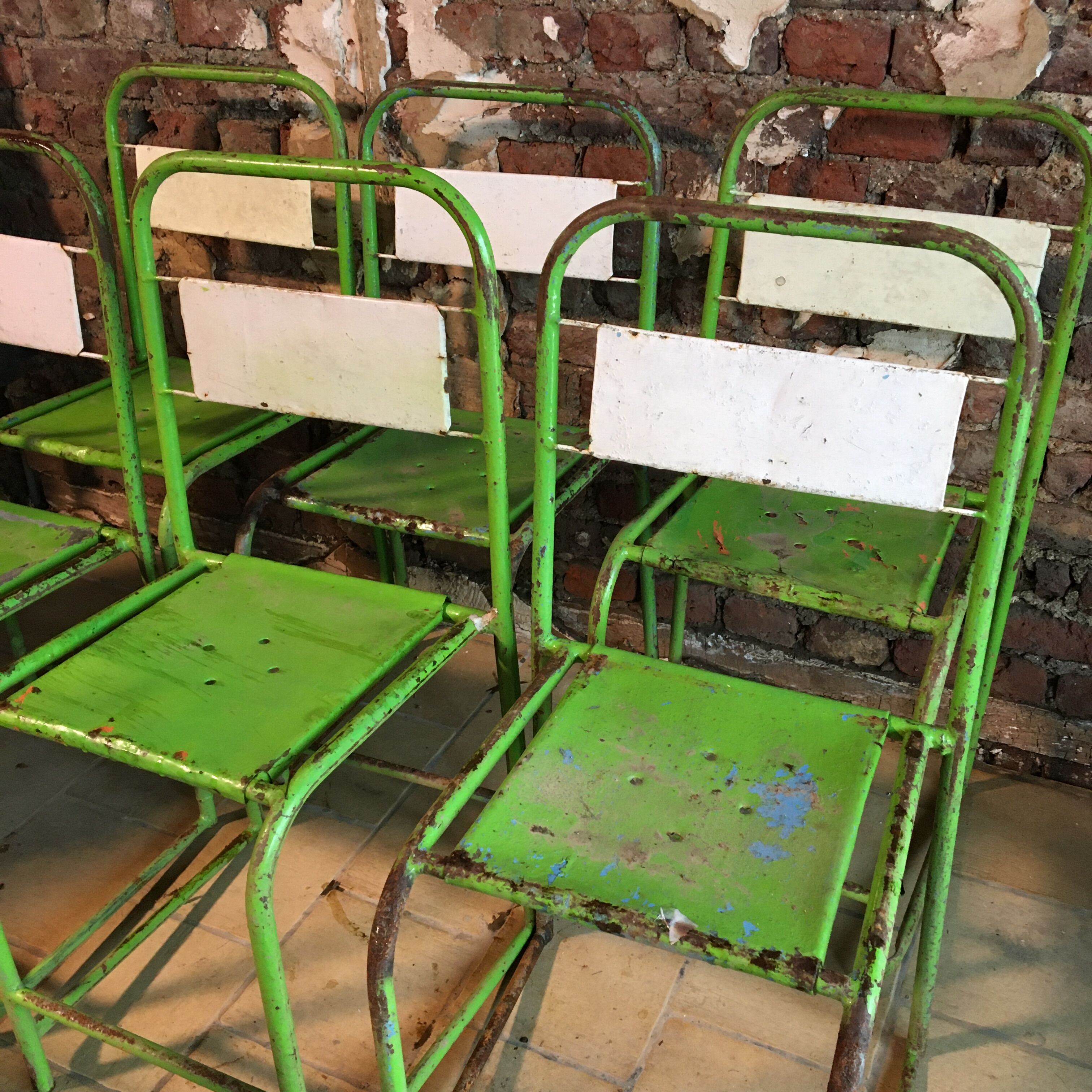 Chaise métallique vintage