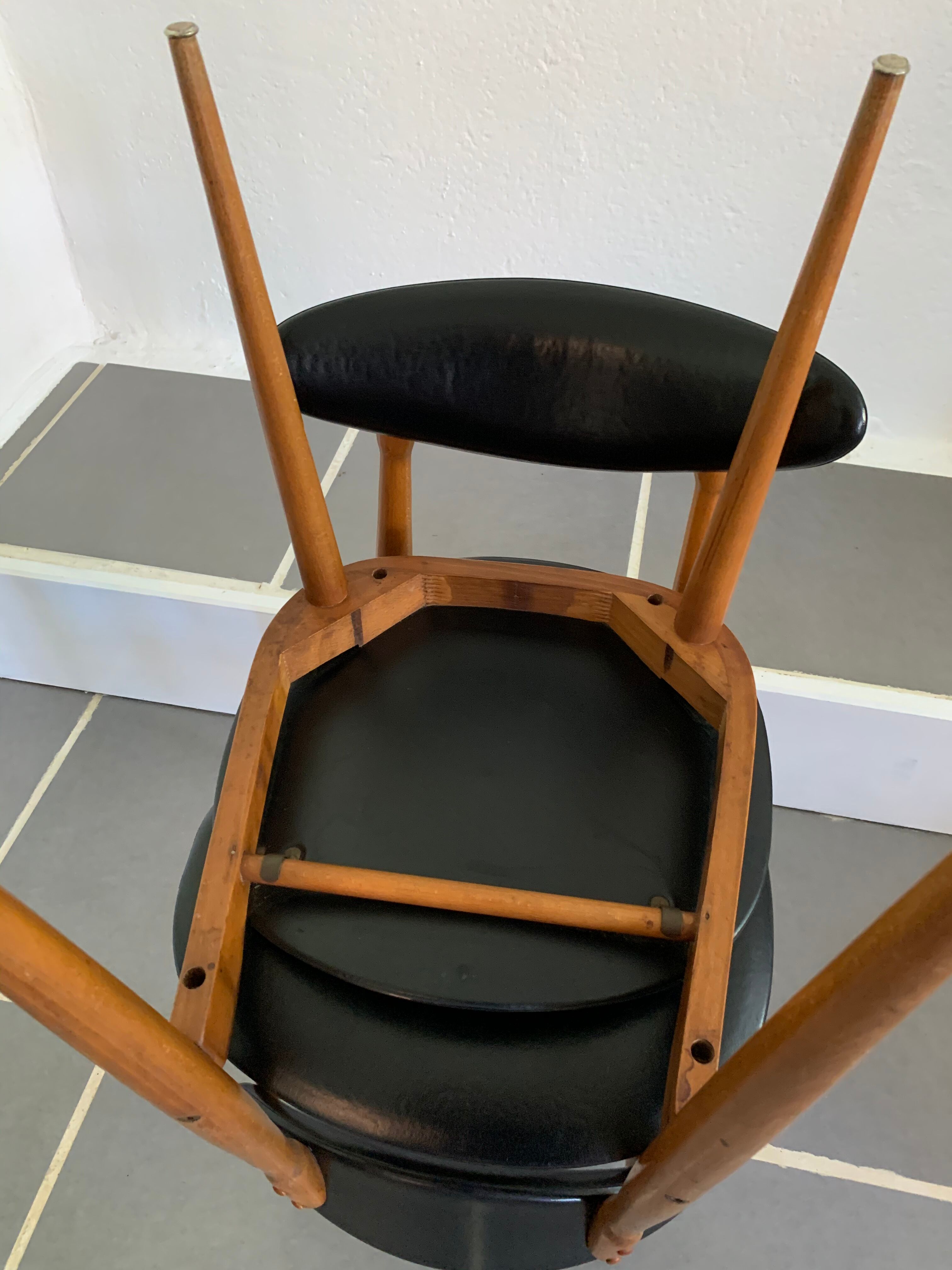 Pair of Baumann unicorn model