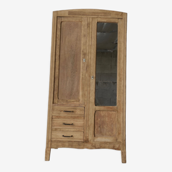 Armoire parisienne