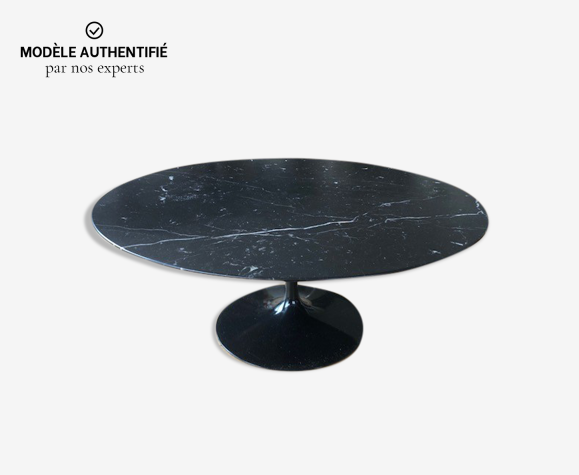 Table basse ronde en marbre noir par Eero Saarinen édition Knoll | Selency