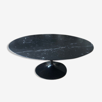 Table basse ronde en marbre noir par Eero Saarinen édition Knoll