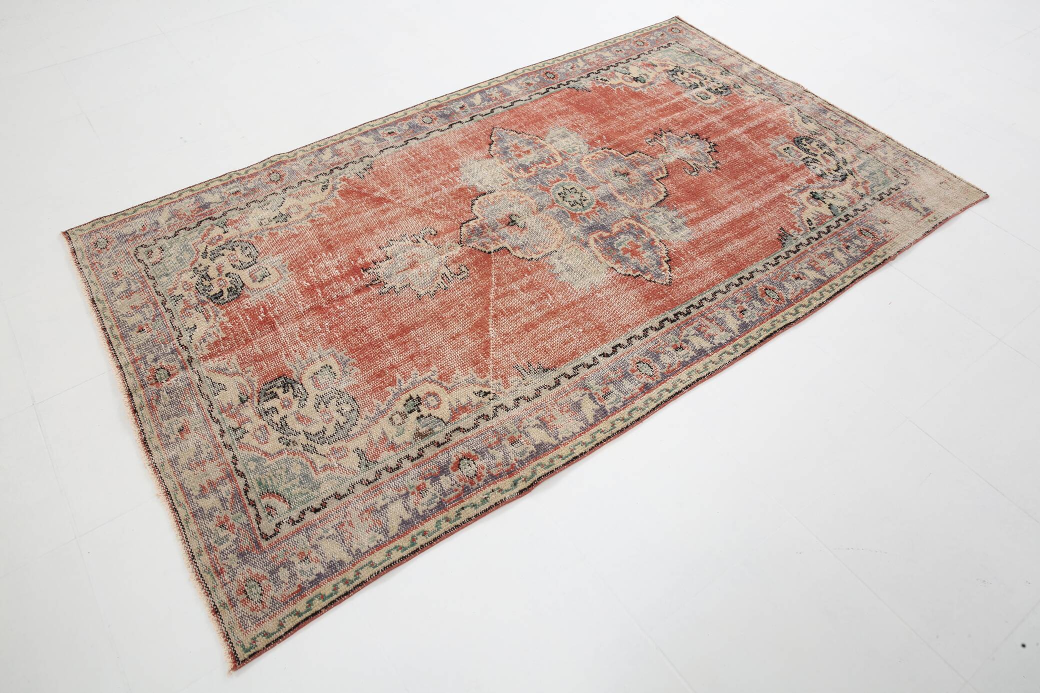 Tapis Vintage Corail Médaillon Patiné Chic, 143x235 Cm