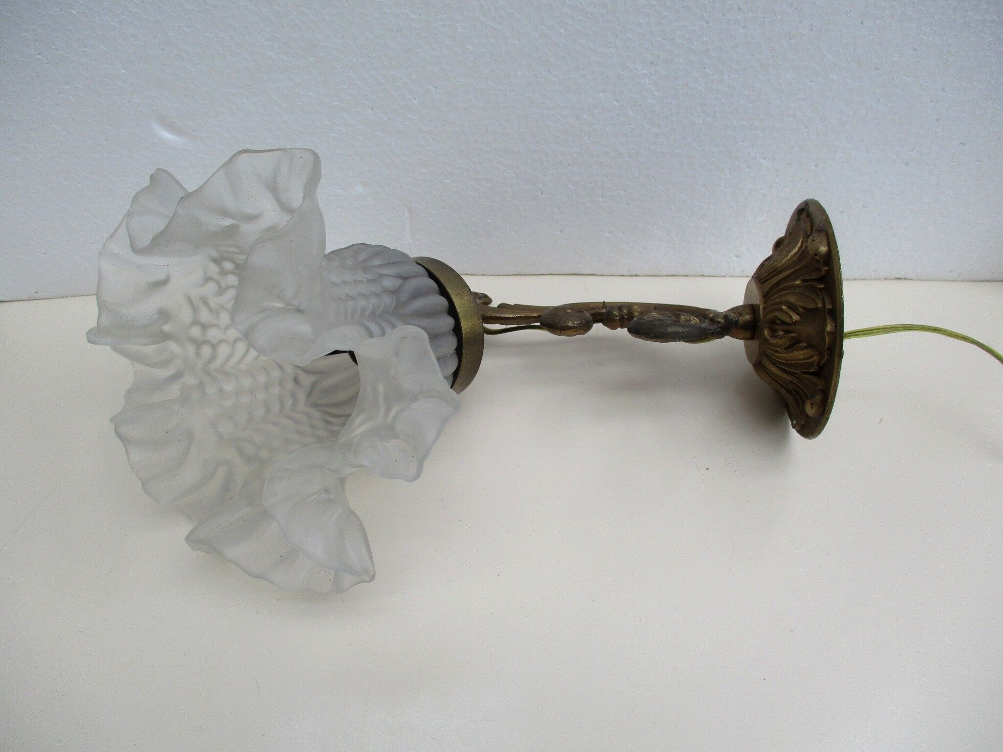 Bronze wall lamp + tulip lampshade