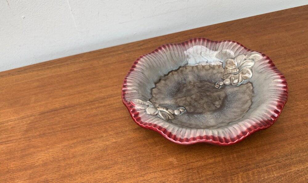 Large East German pottery bowl from the mid-century GDR by Strehla Keramik, 1960s.