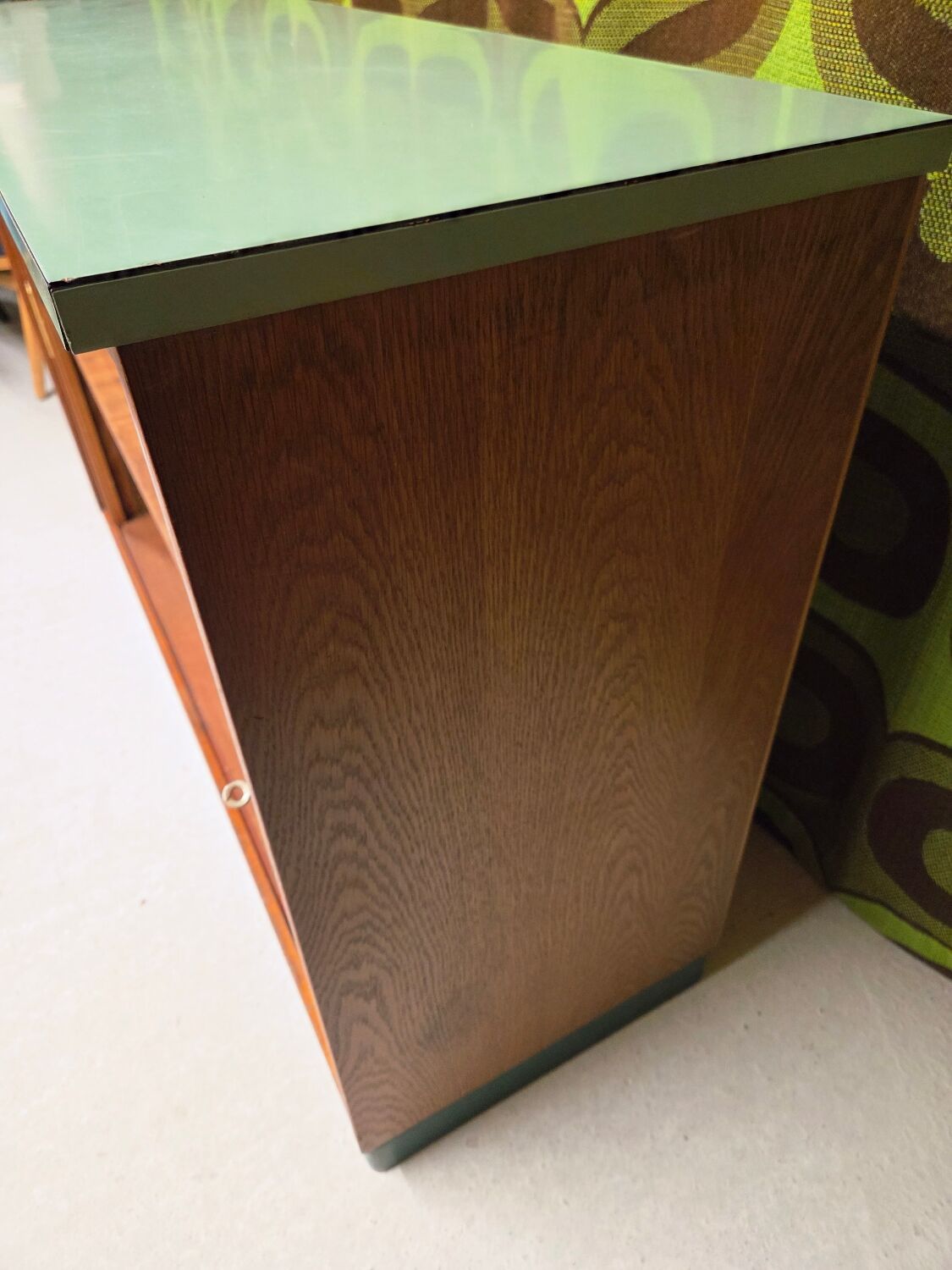 Meuble rideau rangement chêne 1960