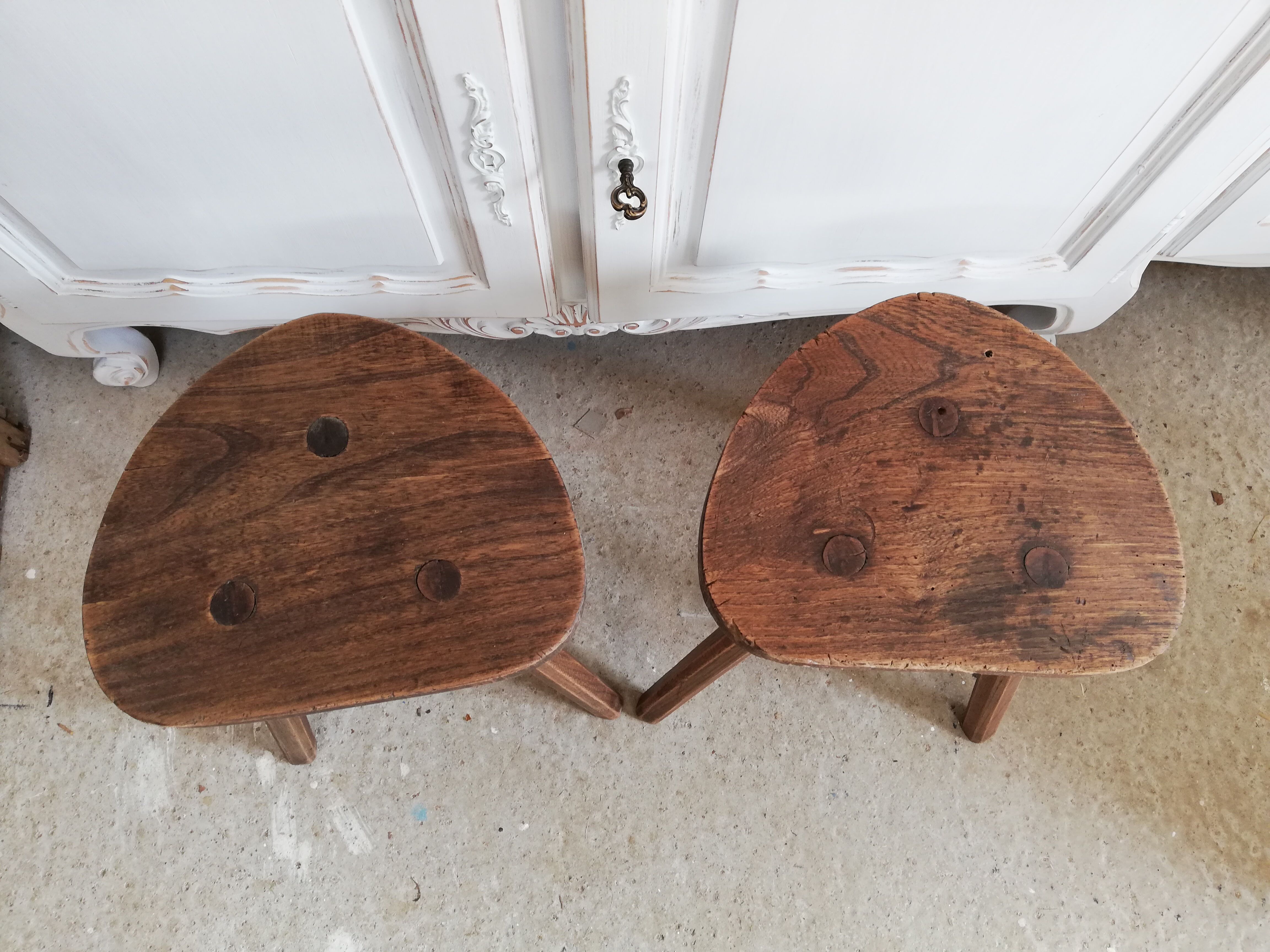 Oak triptych stools