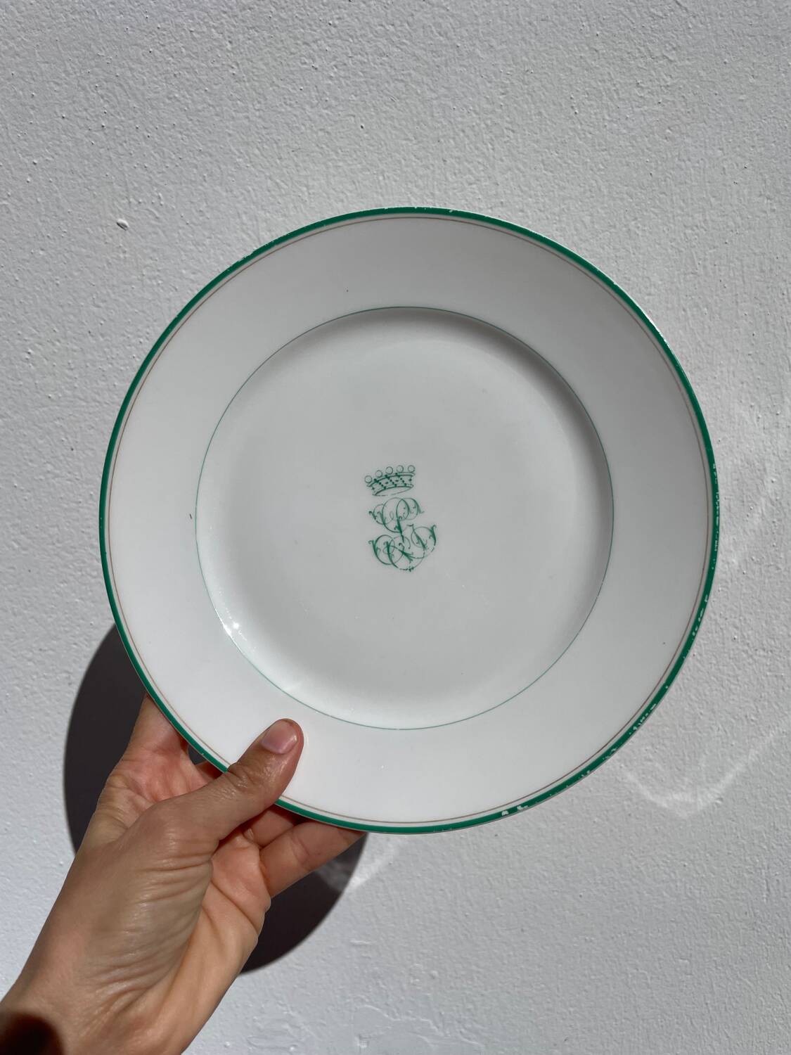 4 monogrammed dessert plates