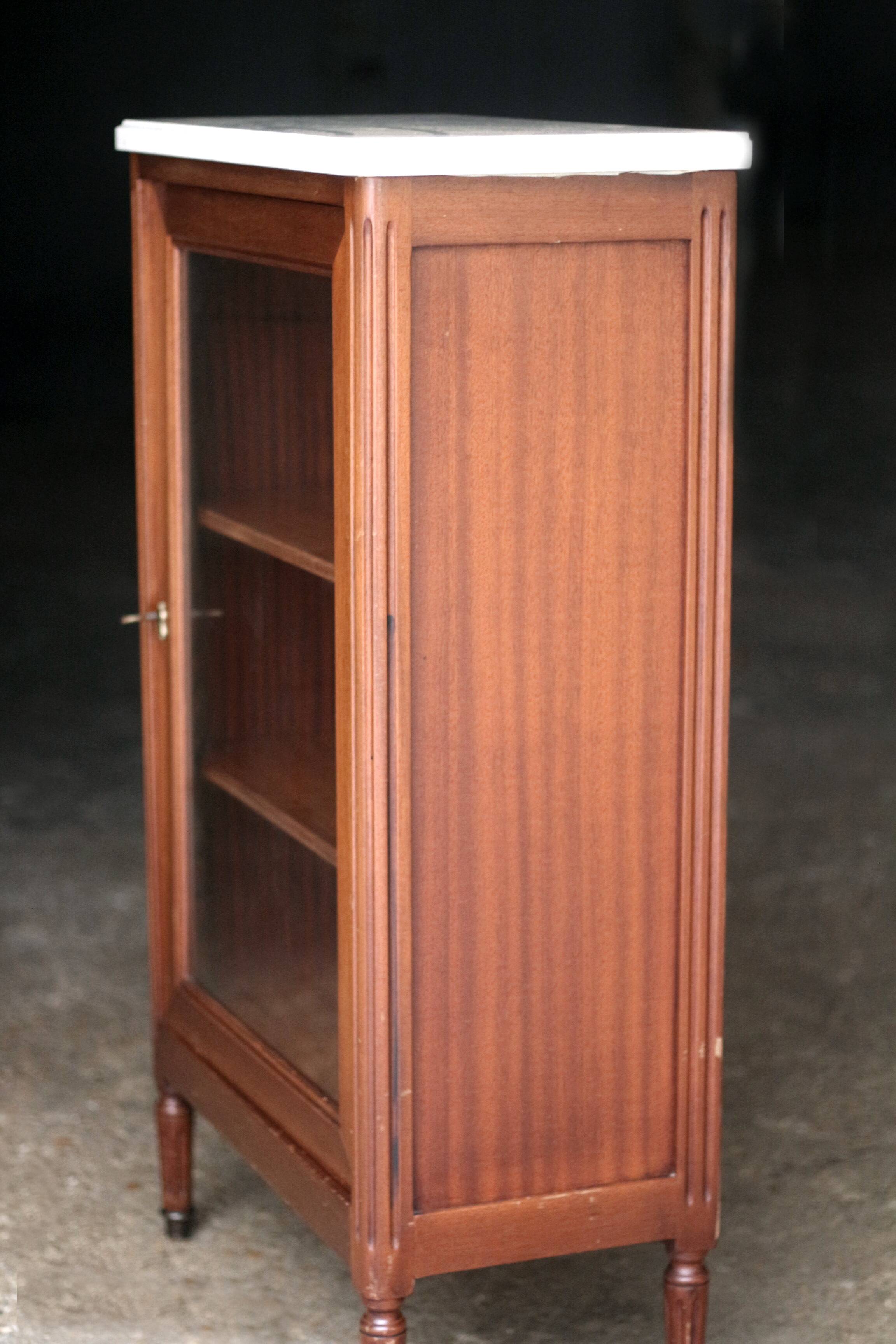 Beautiful Louis XVI style display case in cherry wood with marble