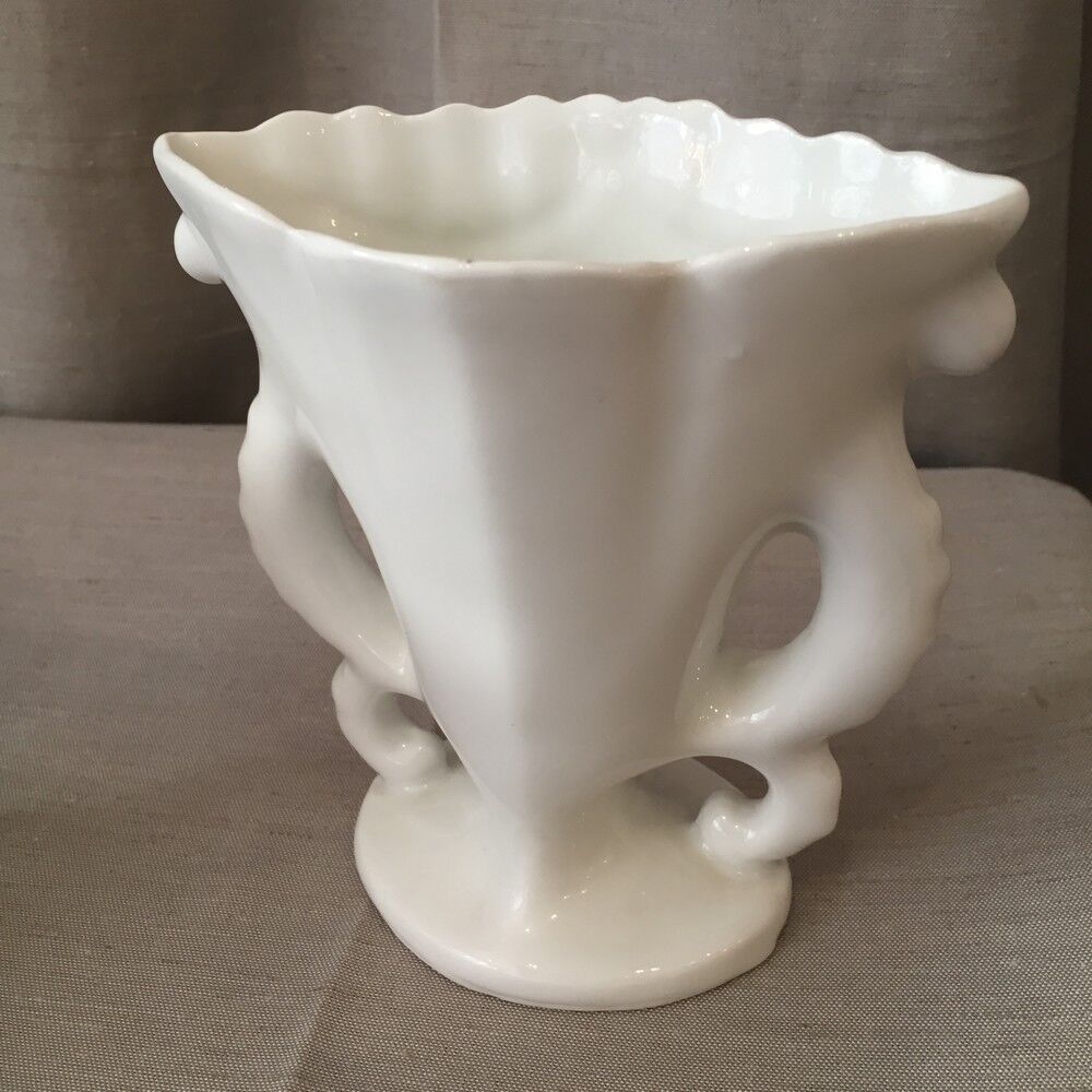 Pair of mariee vases in paris porcelain with floral decoration