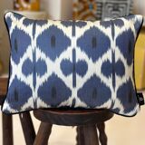 Coussin en soie ikat