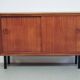 Cabinet en teck vintage avec portes coulissantes