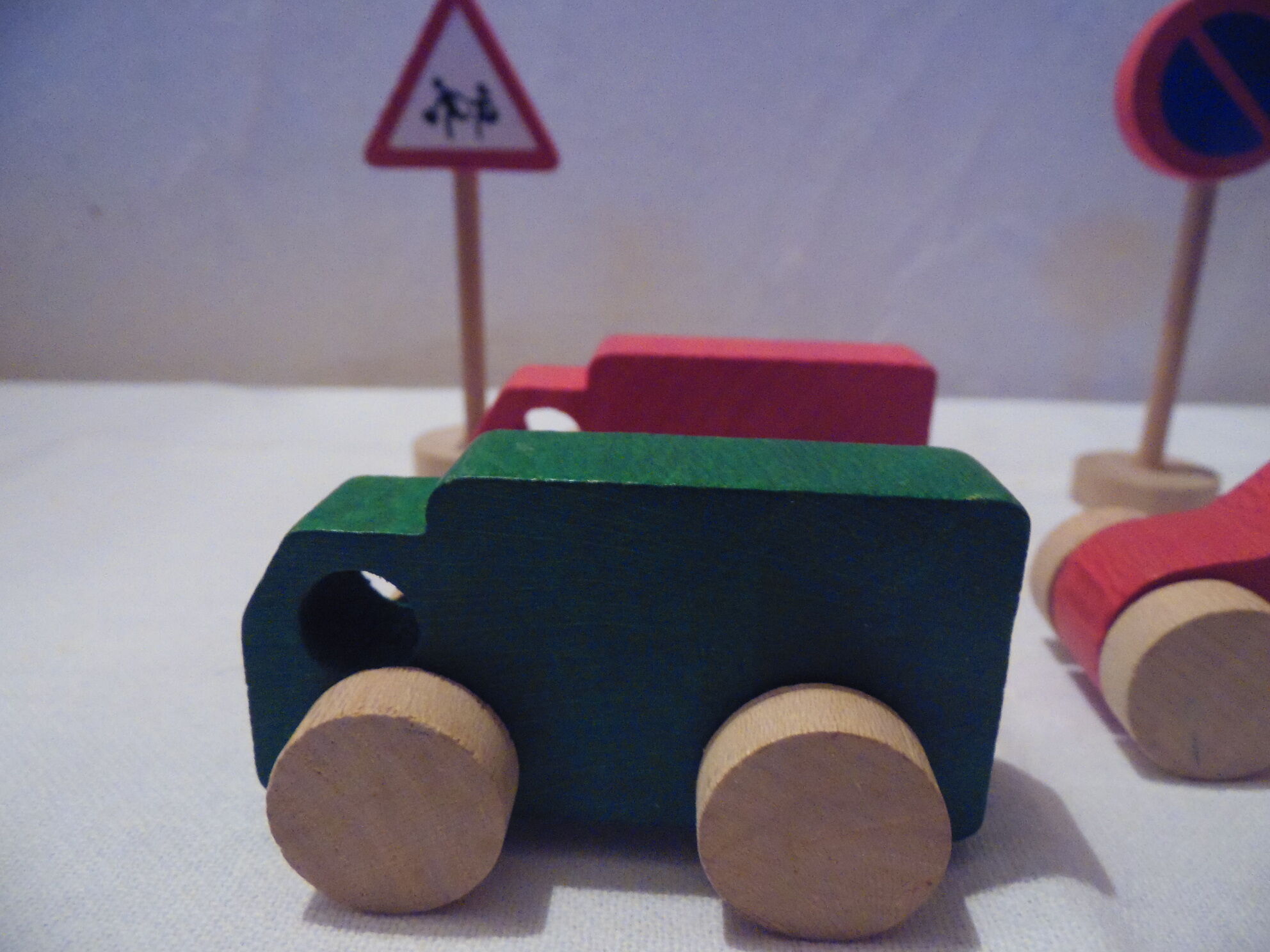 Ensemble de bolides en bois vintage
