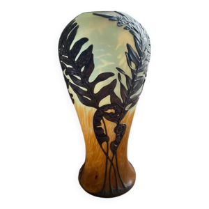 Vase en verre et métal