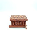 Thuya wood secret box