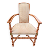 Chattering armchair