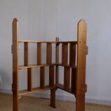 Etagères d'angle en bois