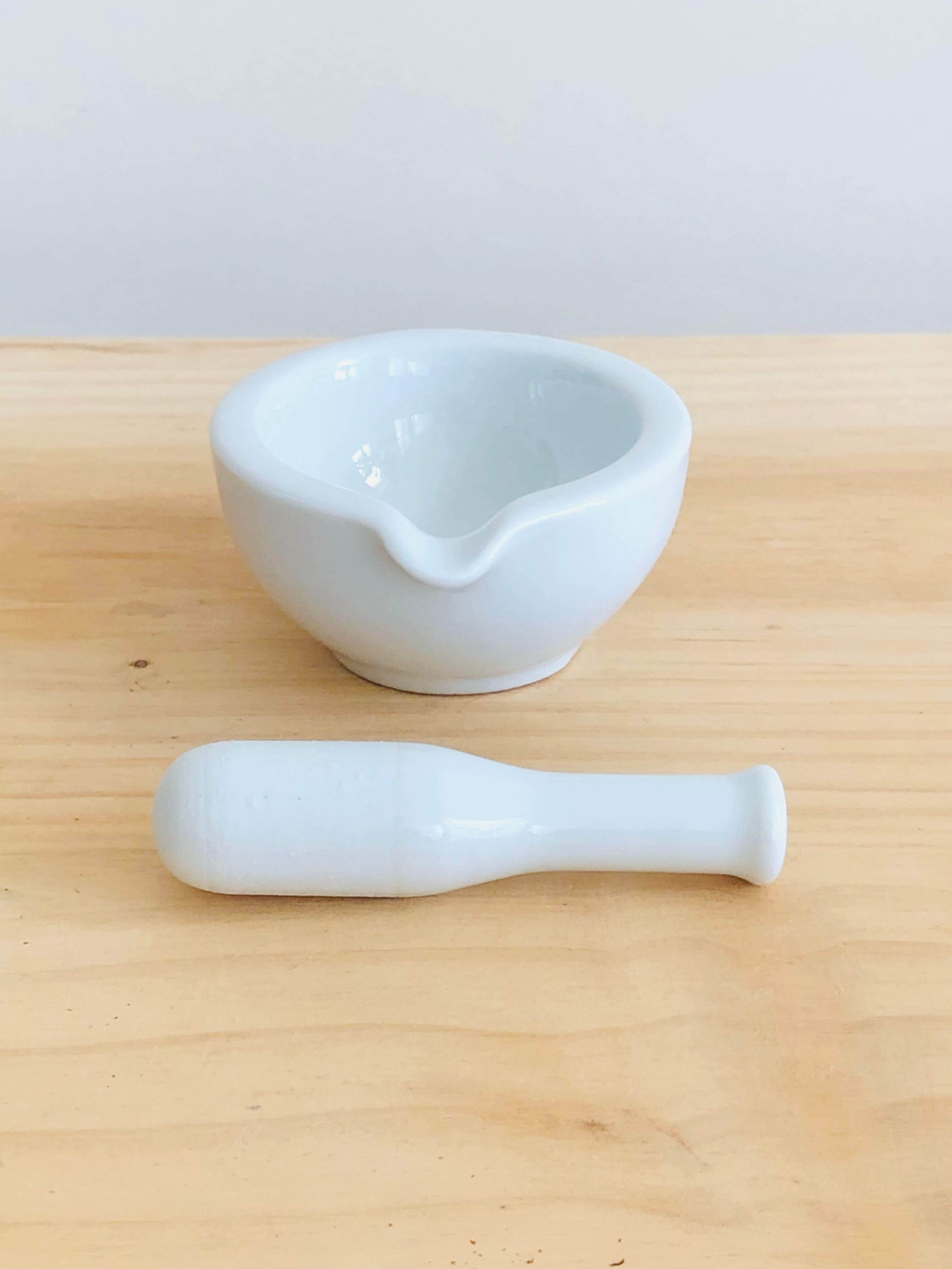 Mortier et pilon en porcelaine D8cm