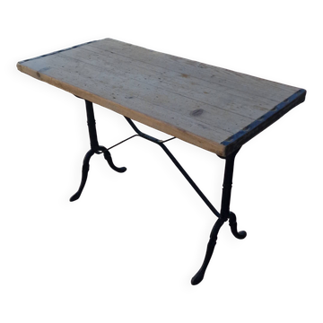 Table bistrot en sapin et fonte