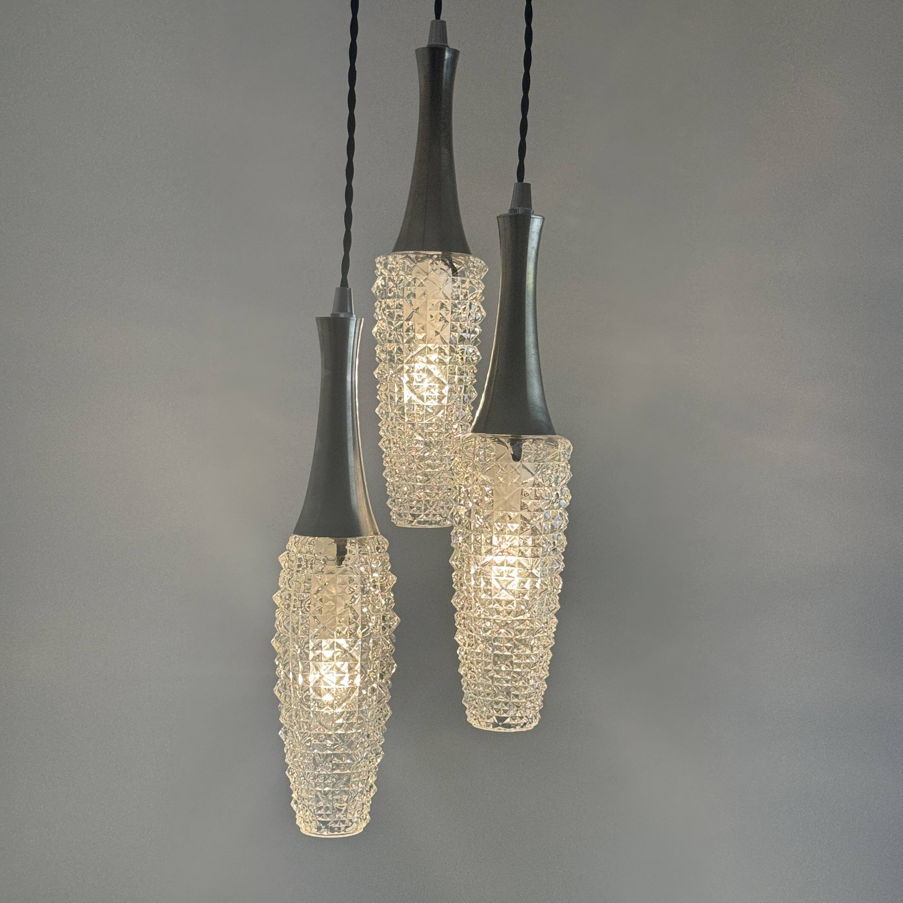 ANTIQUE CASCADE 3-BULB VINTAGE CHANDELIER