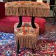 Chaise voyeuse époque Napoléon III en bois noirci, garnie d’une tapisserie