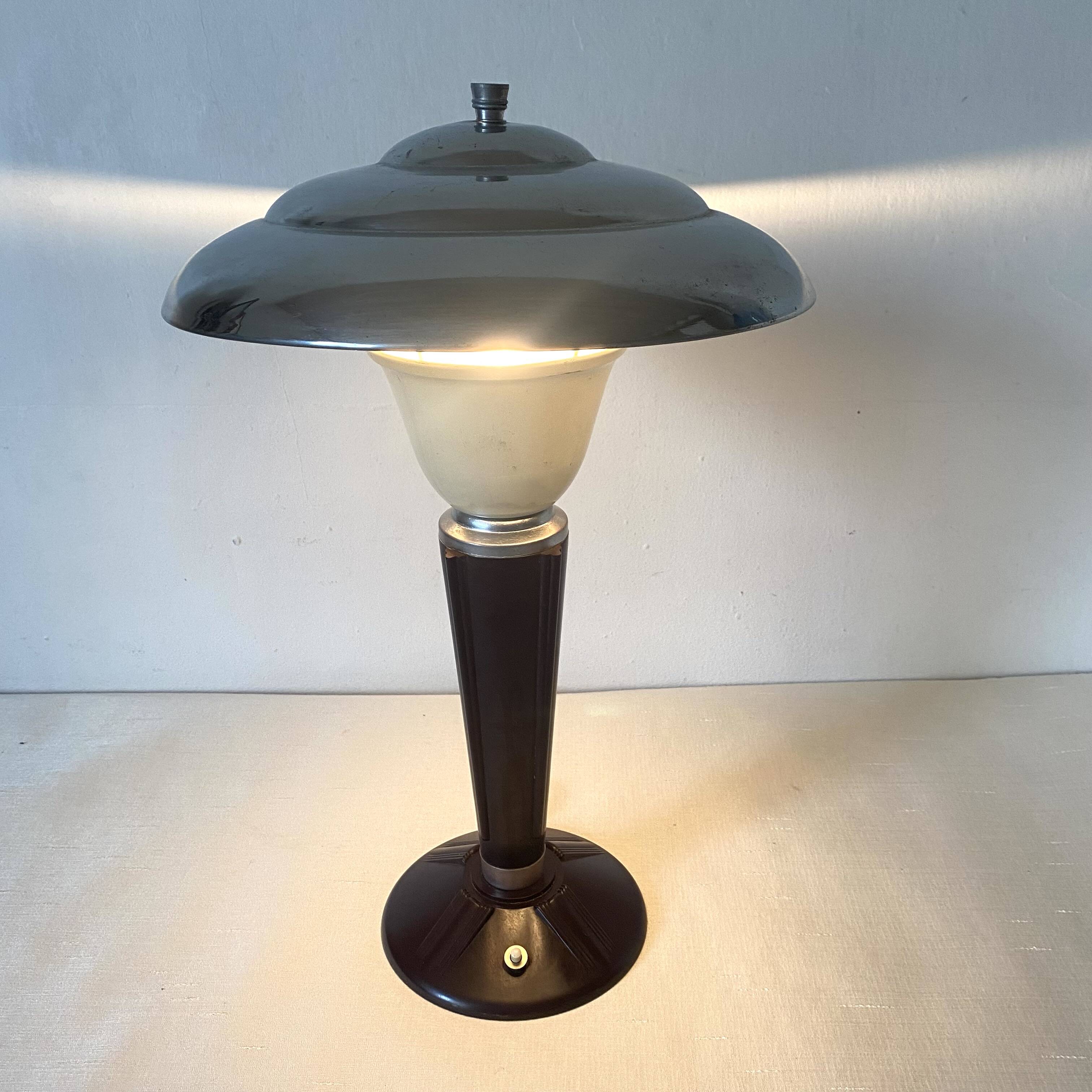 Lampe champignon art déco en bakélite et chrome