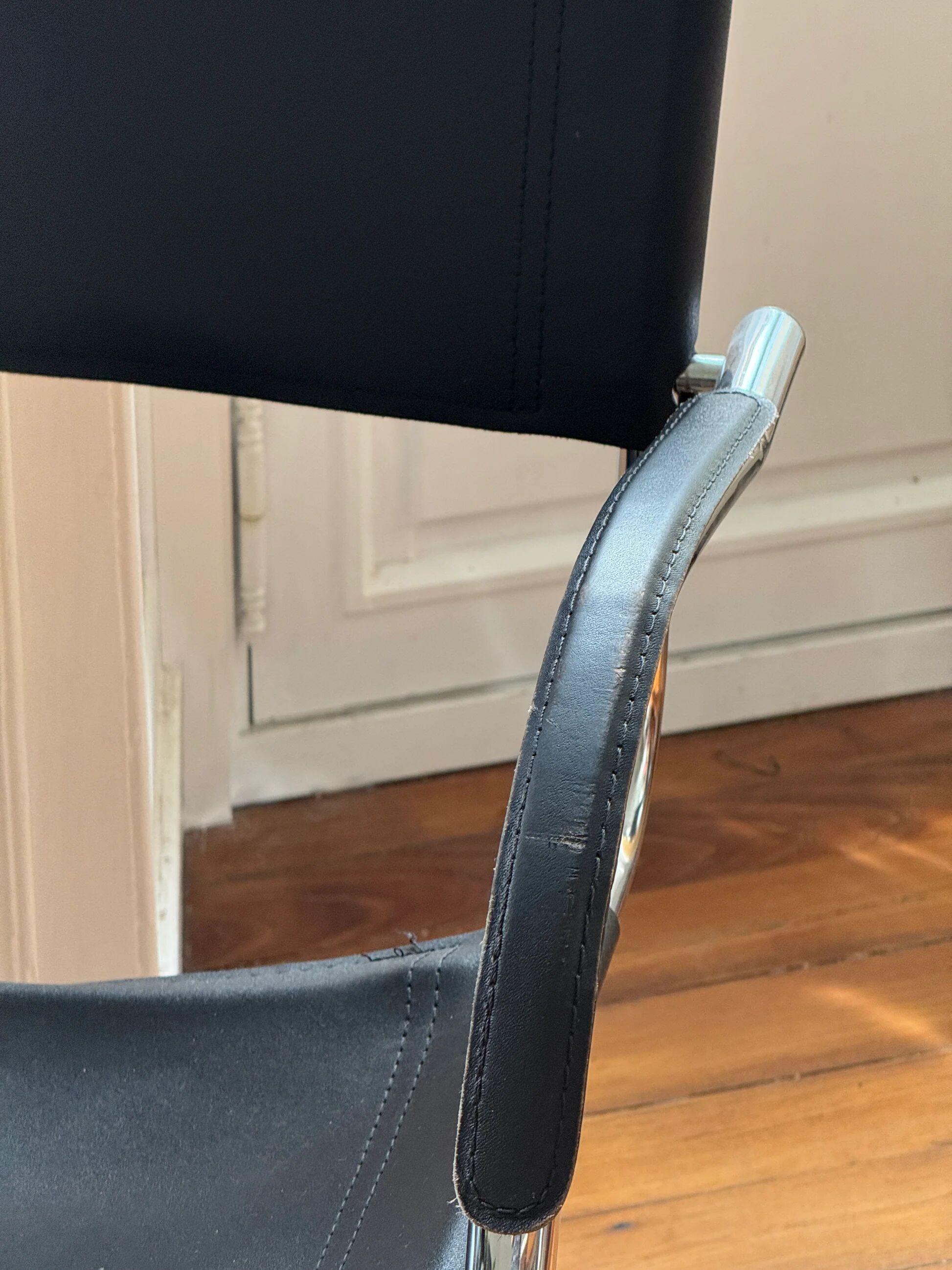 Cantilever chair style Marcel Breuer