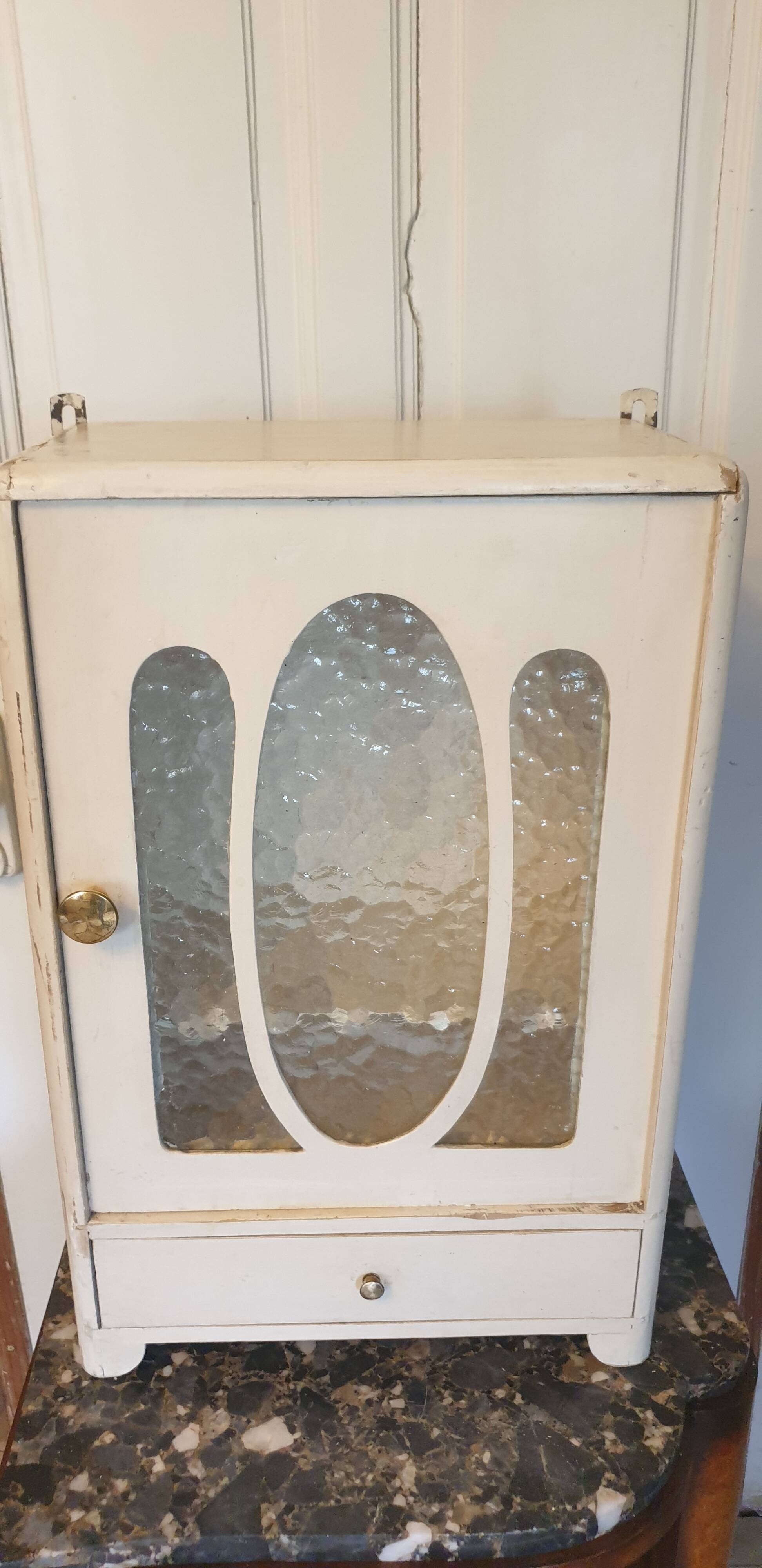 Medicine cabinet