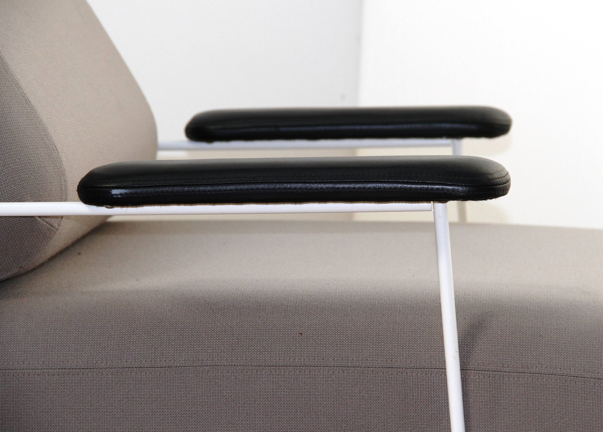 Paire de fauteuils Pebble, Bla Station