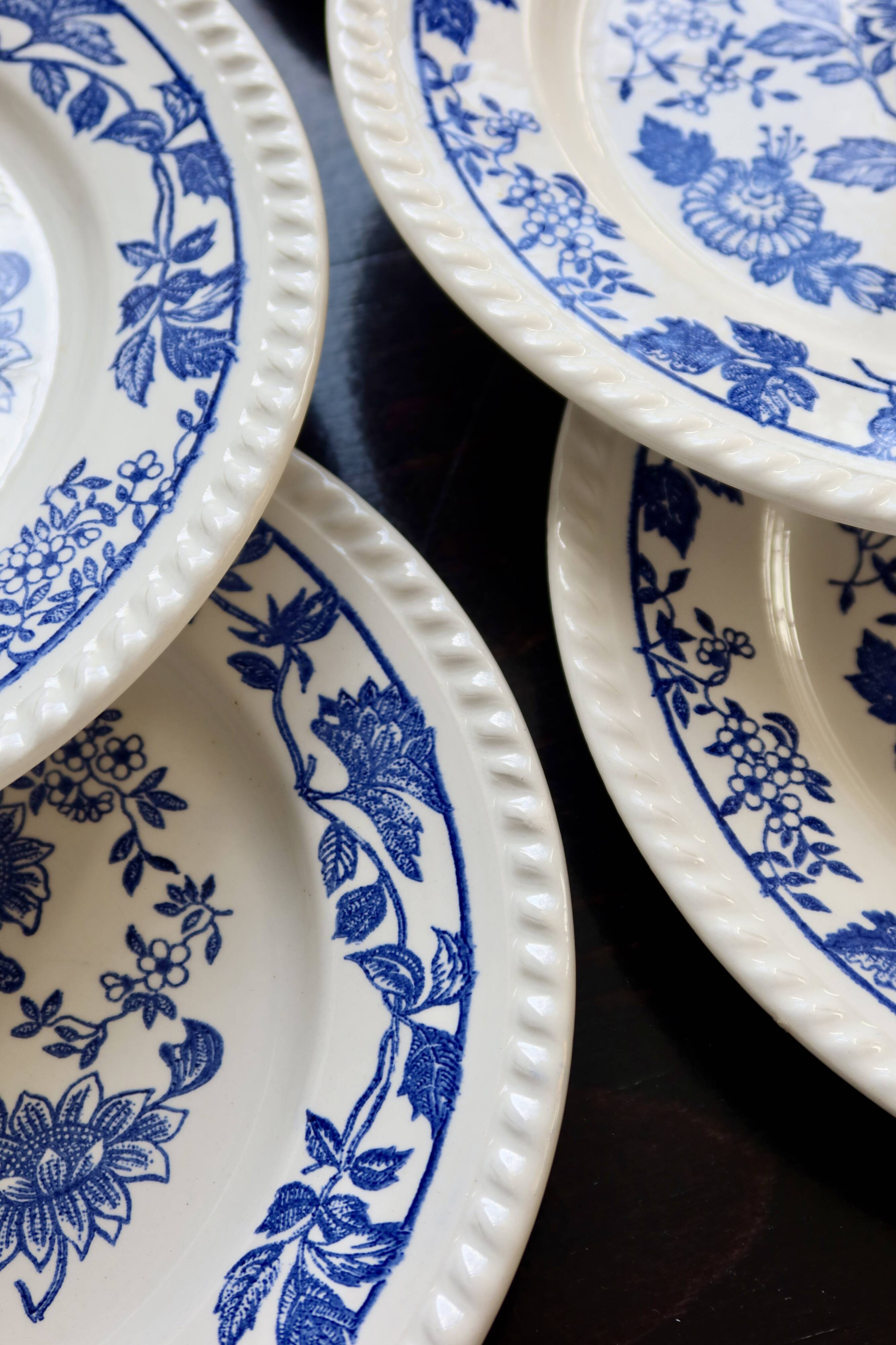 6 vintage white porcelain dinner plates with a blue floral pattern