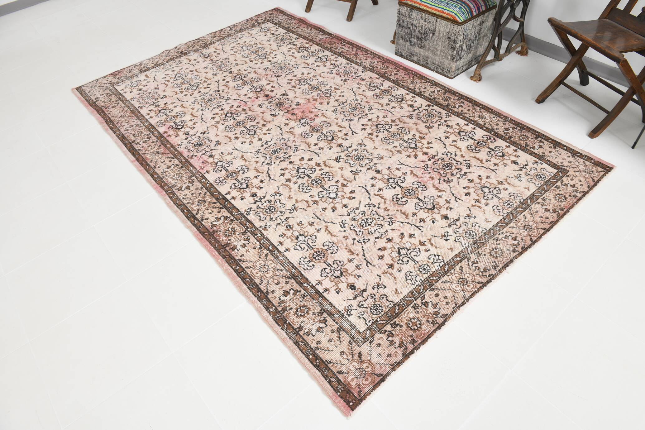 5x9 Shades Of Pink Brown Bordered Classic Wool Vintage Rug, 168x268Cm