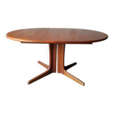 Extendable dining table