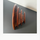 Courier rack in cedar magnifying glass