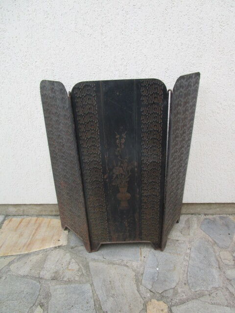 Old art deco firewall in tole
