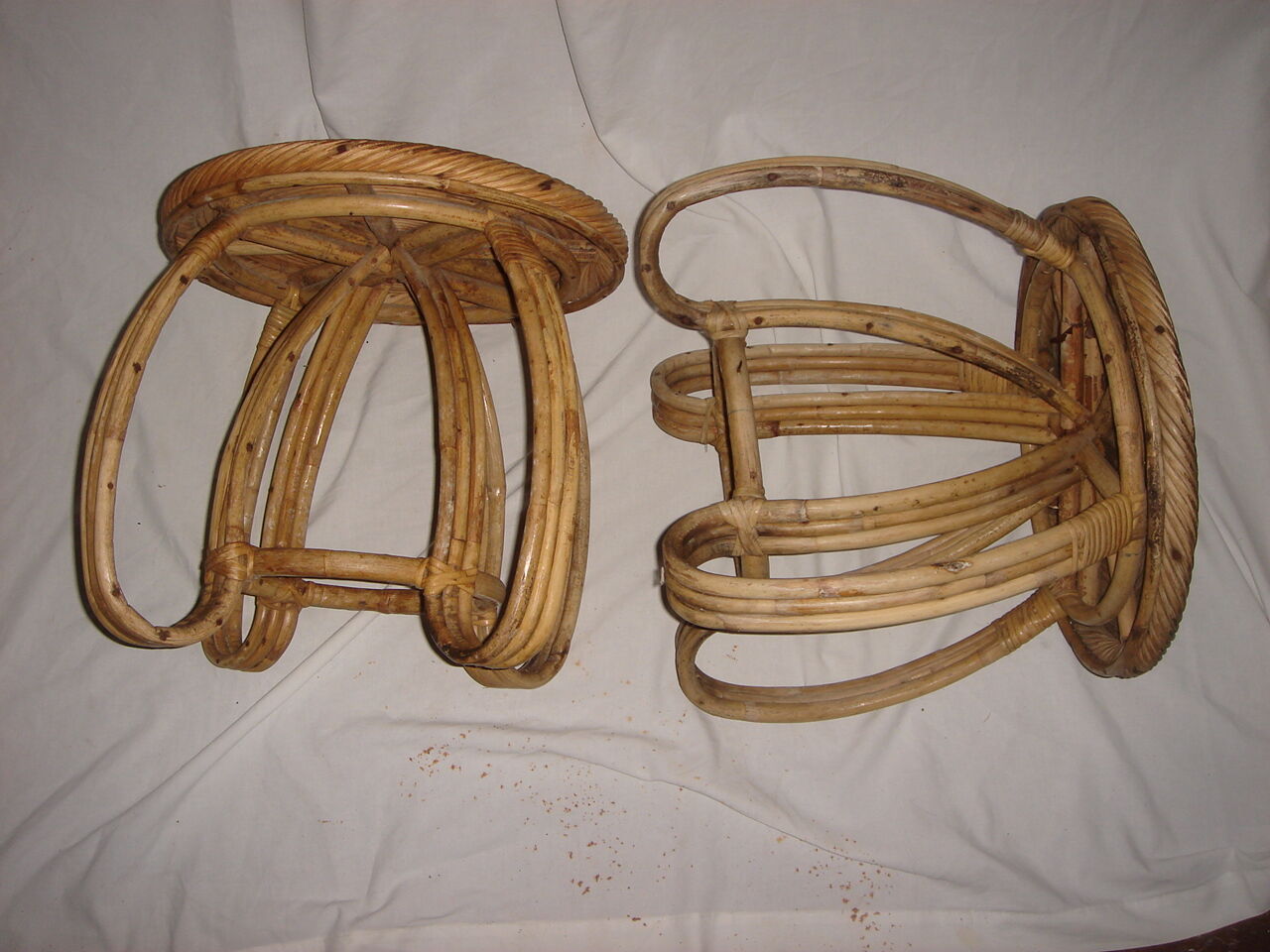 table rattan & 2 stools Indochina 1950