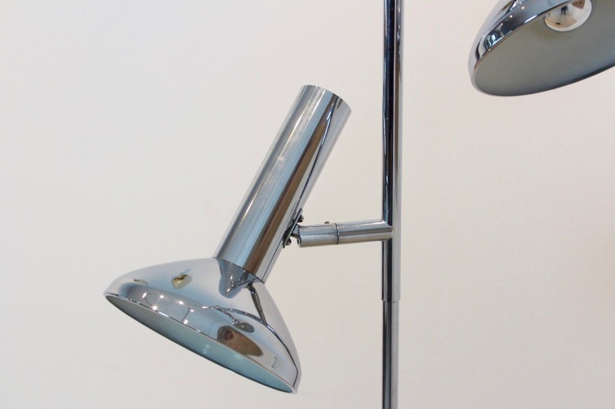 Lampadaire Koch & Lowy  en métal chromé