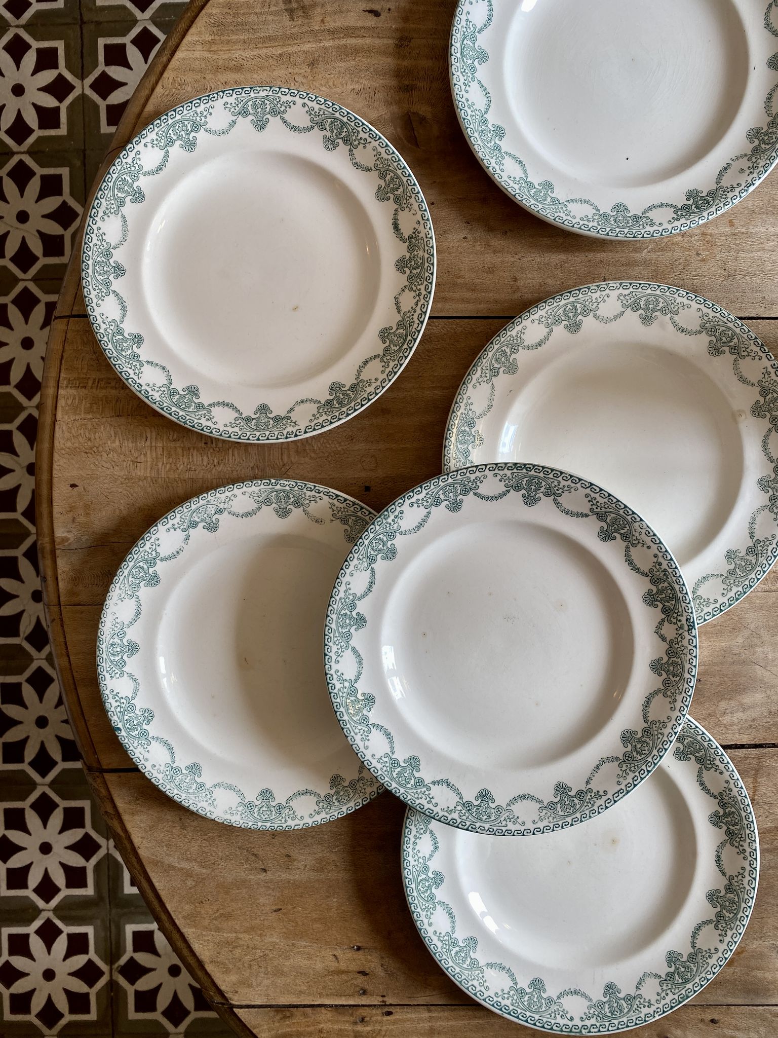 Set of 6 vintage plates in iron earth, Longwy model Au Chatelet LOT 2