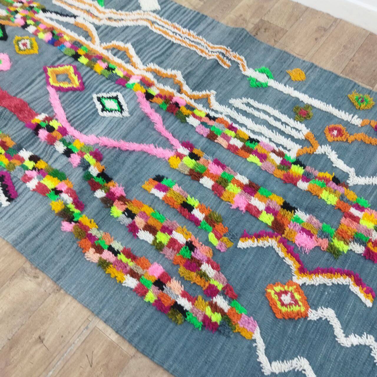 Azilal Berber rug in handmade wool 263 X 150 CM