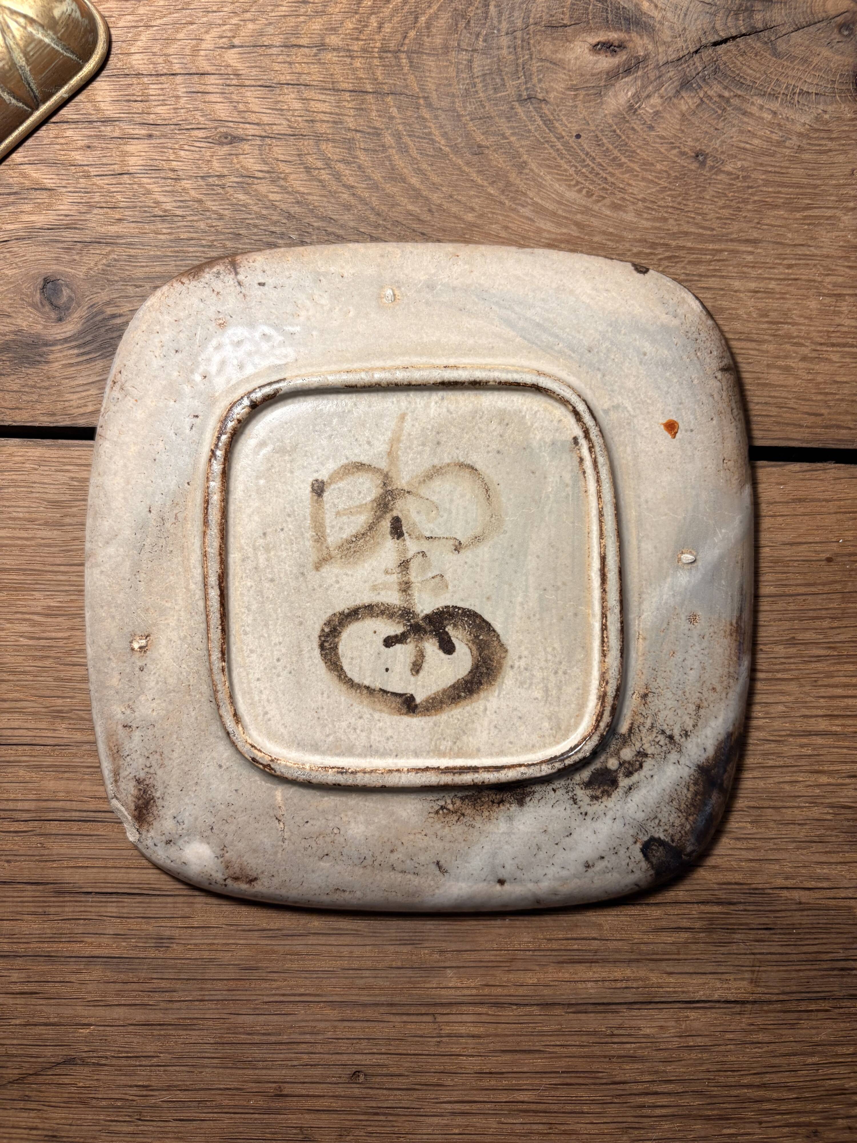 Square ceramic plate – signed Gustave Reynaud (Atelier Ratte)