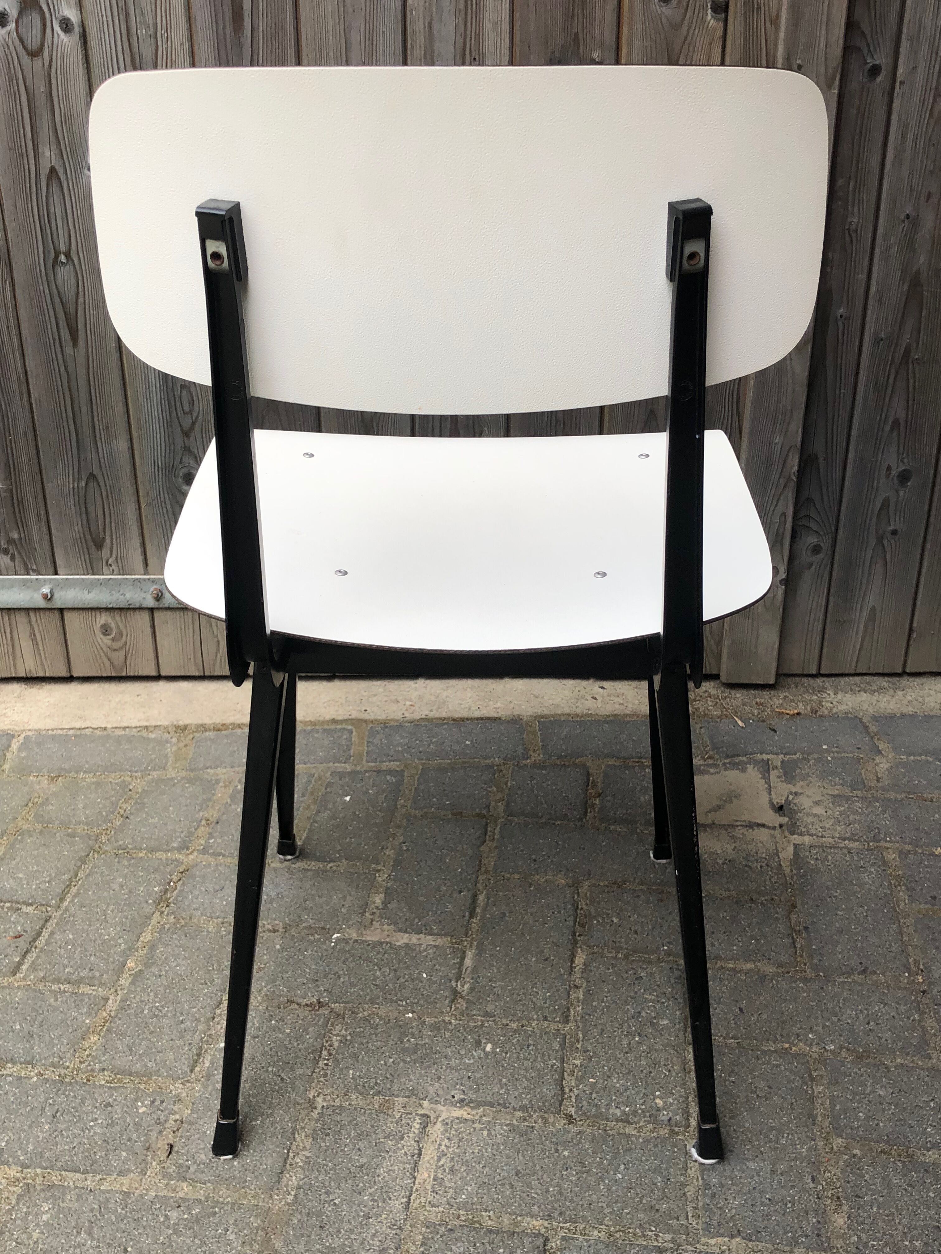 Desk and chair by Friso Kramer Ahrend de Cirkel Result